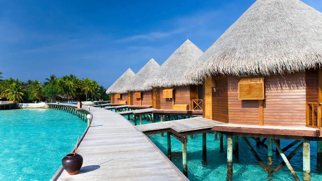 maldives-villa-piles-on-water